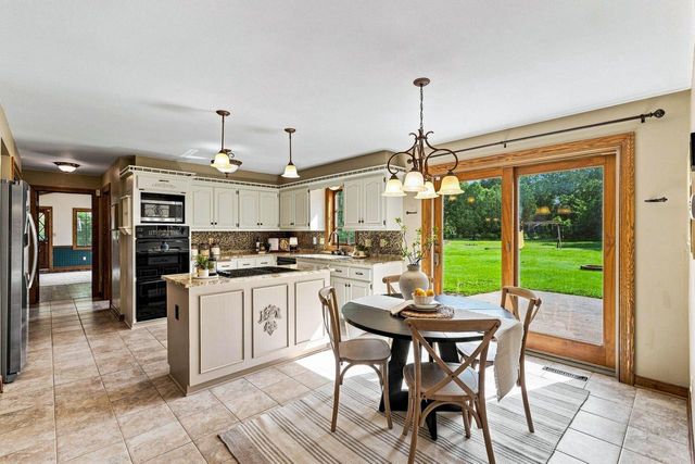 6151 O'Connell STREET, Hartford, WI 53027