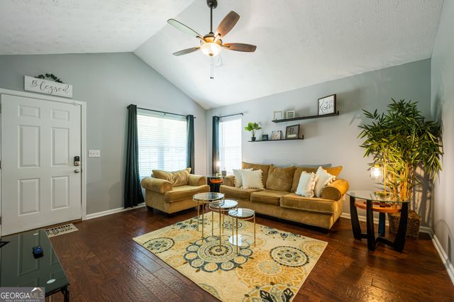 18 Larkspur Lane, Emerson, GA 30137