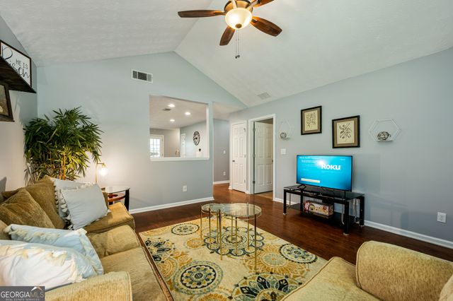 18 Larkspur Lane, Emerson, GA 30137
