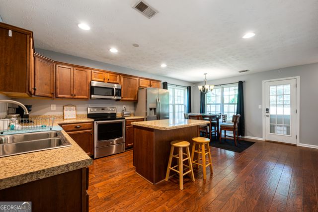 18 Larkspur Lane, Emerson, GA 30137