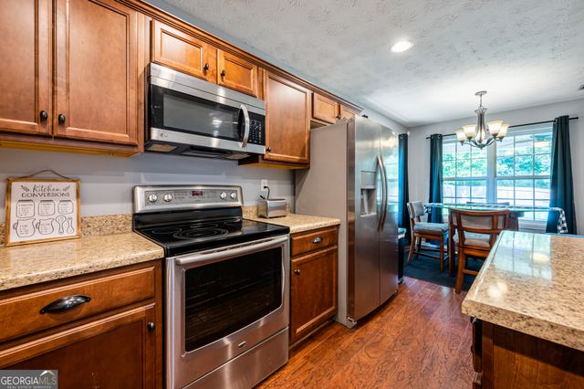 18 Larkspur Lane, Emerson, GA 30137