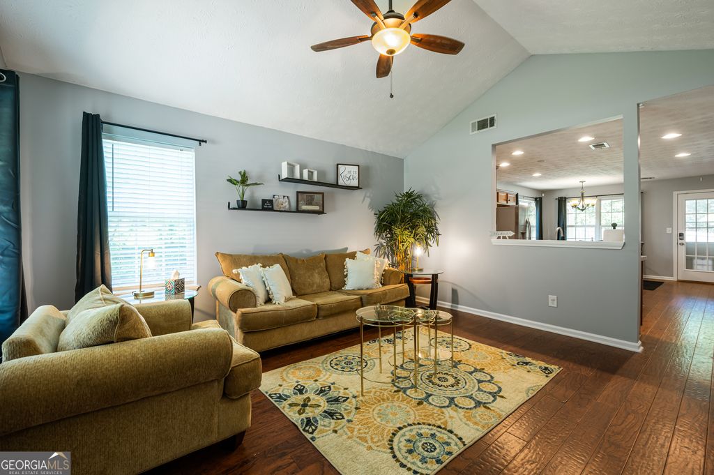 18 Larkspur Lane, Emerson, GA 30137