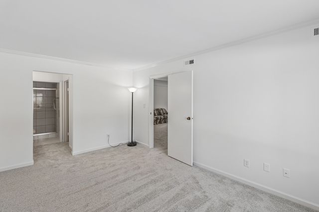 740 Saint Andrews Lane 35, Crystal Lake, IL 60014