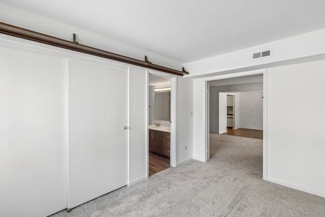 740 Saint Andrews Lane 35, Crystal Lake, IL 60014