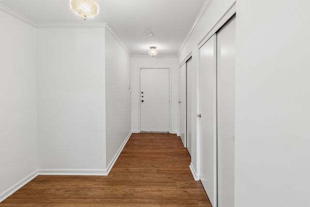 740 Saint Andrews Lane 35, Crystal Lake, IL 60014