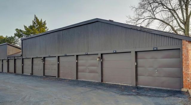 740 Saint Andrews Lane 35, Crystal Lake, IL 60014