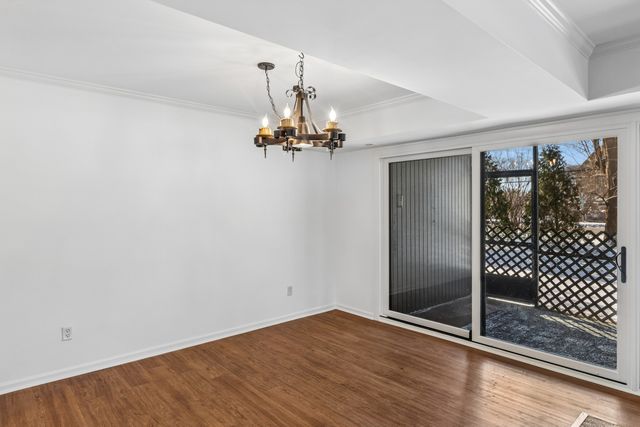 740 Saint Andrews Lane 35, Crystal Lake, IL 60014