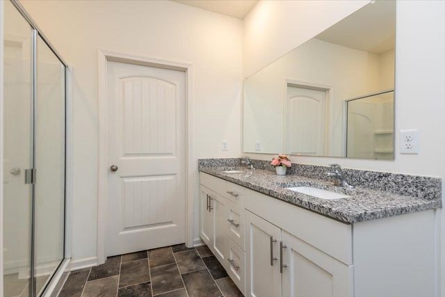 52 TWIN LAKES DR, Byhalia, MS 38611