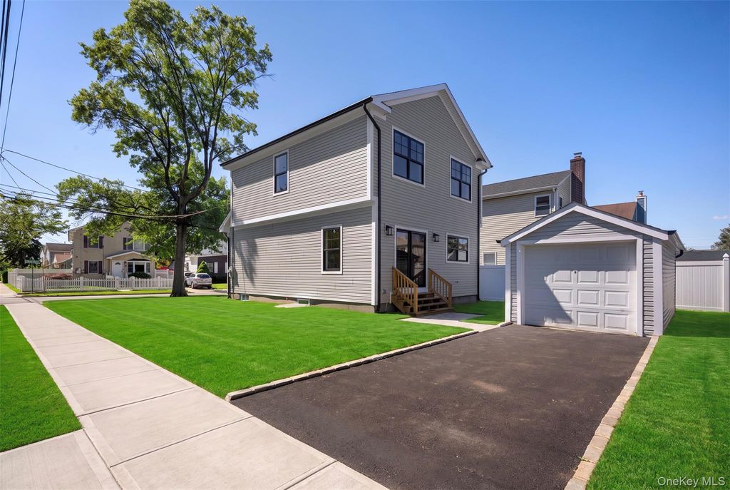 97 Broadmoor Lane, Westbury, NY 11590 — photo 4