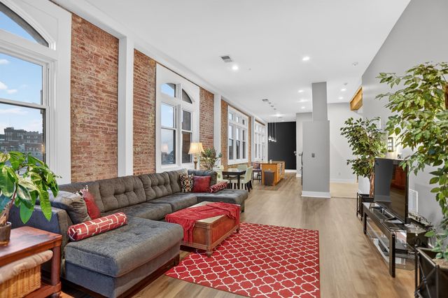 435 S Front St Apt 307, Memphis, TN 38103