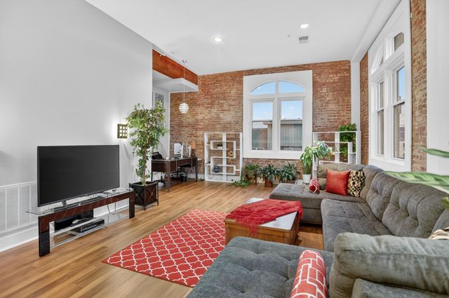 435 S Front St Apt 307, Memphis, TN 38103