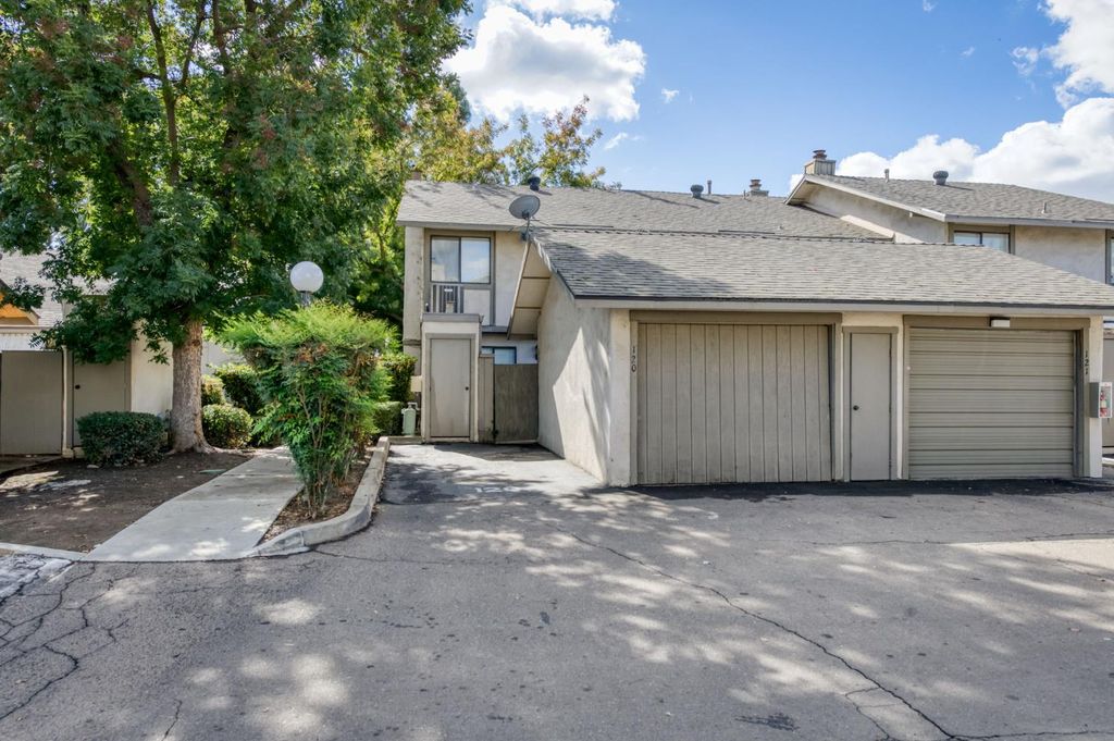 Image 1 of property listing at 4747 N Woodrow Avenue # 120, Fresno, CA 93726
