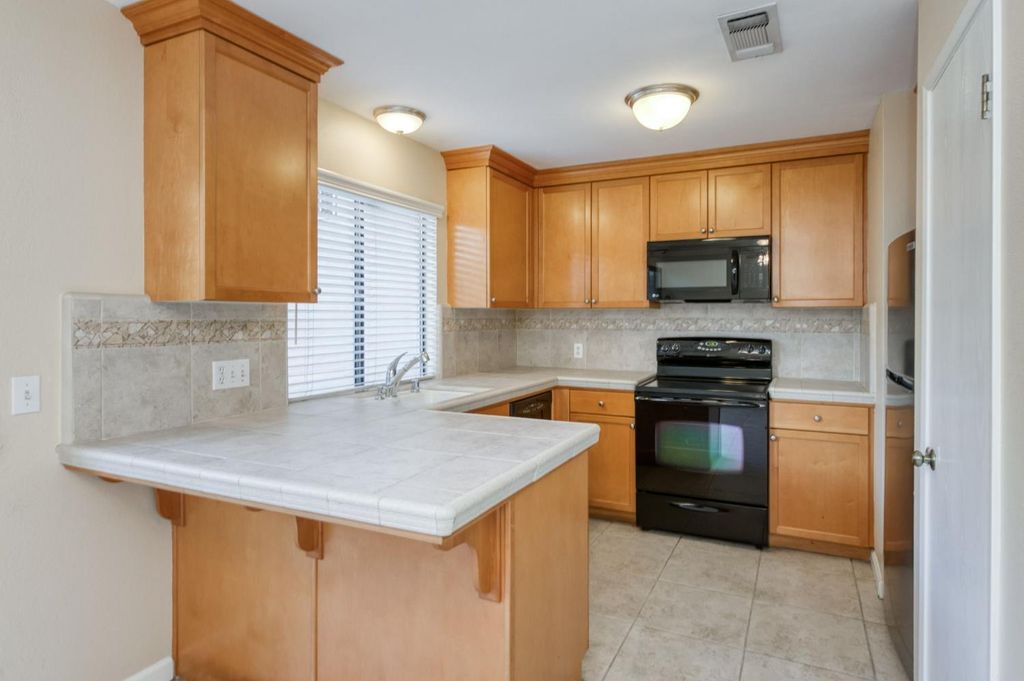 Image 15 of property listing at 4747 N Woodrow Avenue # 120, Fresno, CA 93726