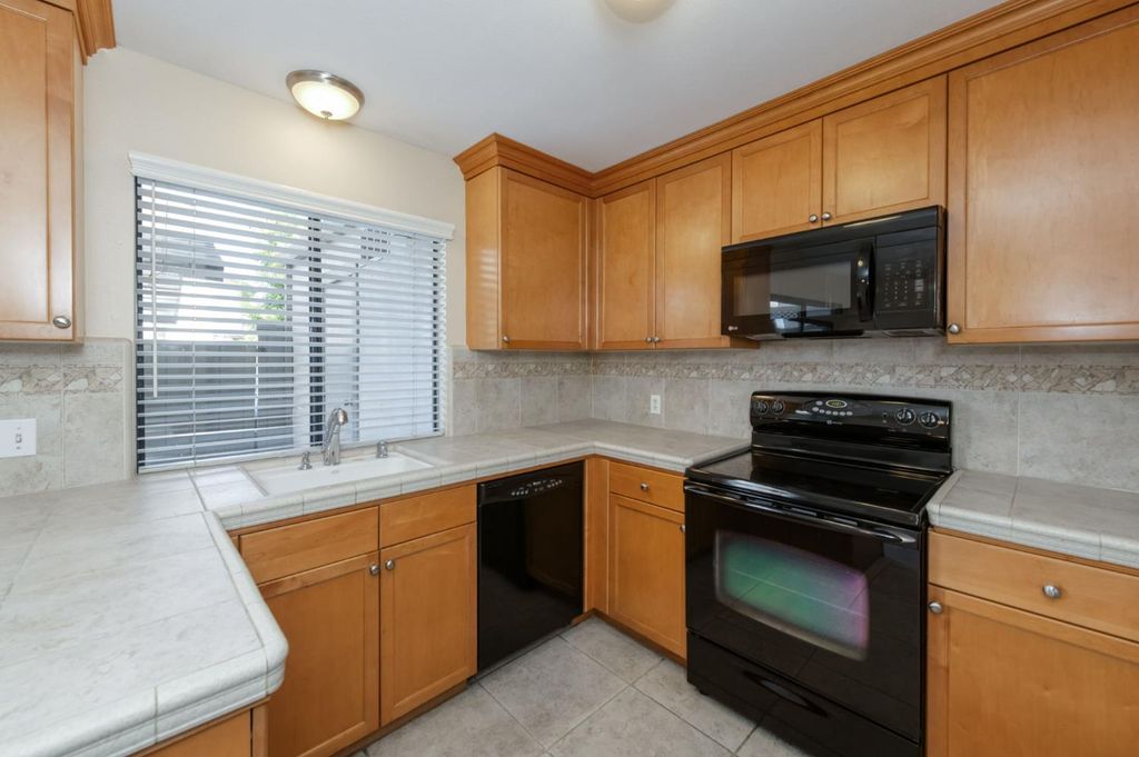 Image 16 of property listing at 4747 N Woodrow Avenue # 120, Fresno, CA 93726