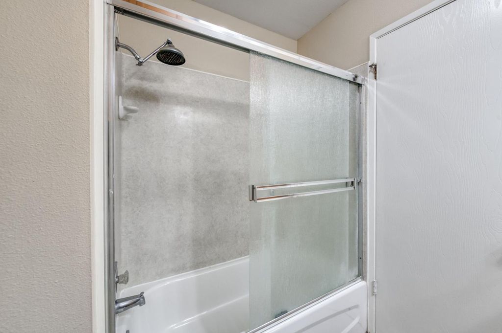 Image 32 of property listing at 4747 N Woodrow Avenue # 120, Fresno, CA 93726