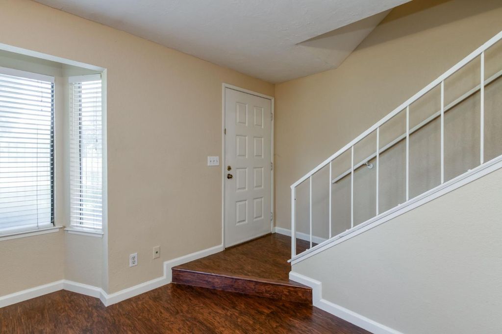 Image 4 of property listing at 4747 N Woodrow Avenue # 120, Fresno, CA 93726