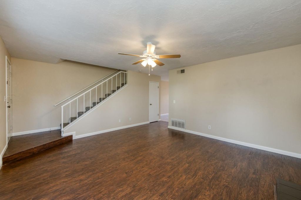 Image 9 of property listing at 4747 N Woodrow Avenue # 120, Fresno, CA 93726