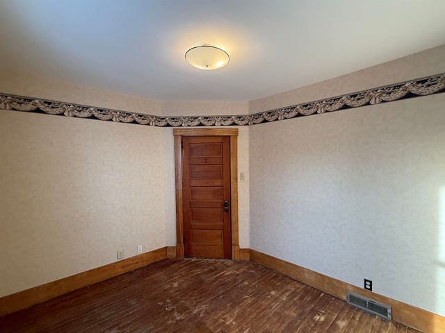 220 Hall Stream Road, Canaan, VT 05902