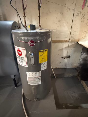 220 Hall Stream Road, Canaan, VT 05902