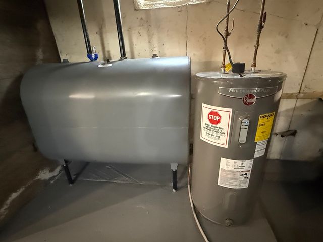 220 Hall Stream Road, Canaan, VT 05902