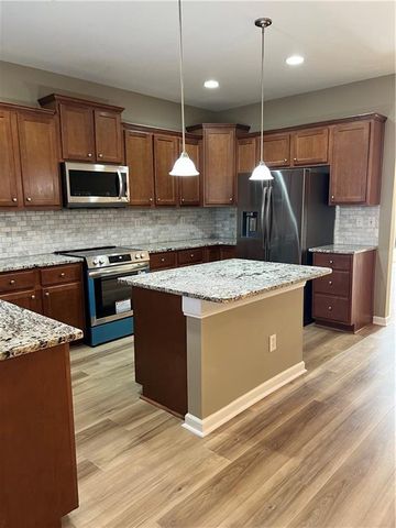 1806 Waters Edge Trail, Roswell, GA 30075