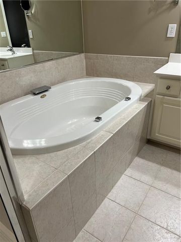 1806 Waters Edge Trail, Roswell, GA 30075