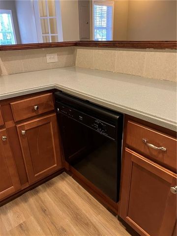 1806 Waters Edge Trail, Roswell, GA 30075