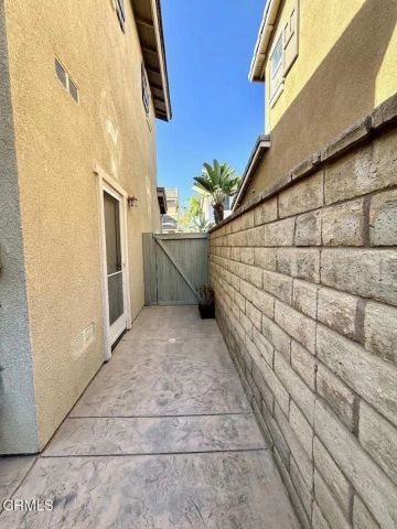 388 Village Commons Boulevard, Camarillo, CA 93012