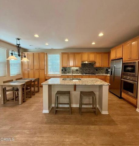 388 Village Commons Boulevard, Camarillo, CA 93012