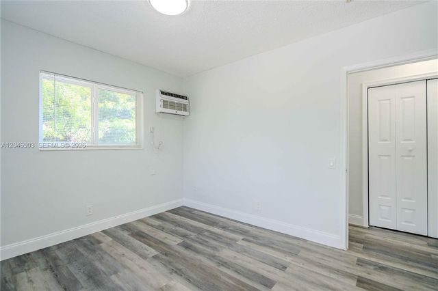 6650 Miller Dr 20, South Miami, FL 33155