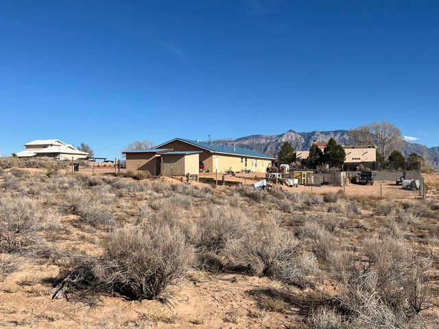 5708 Rio Arriba Road NE, Rio Rancho, NM 87144