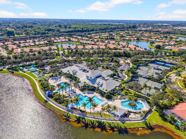 2245 Sapphire Circle, West Palm Beach, FL 33411