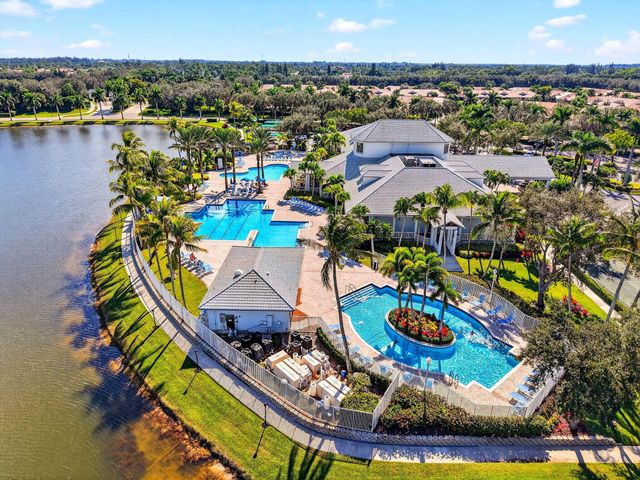 2245 Sapphire Circle, West Palm Beach, FL 33411