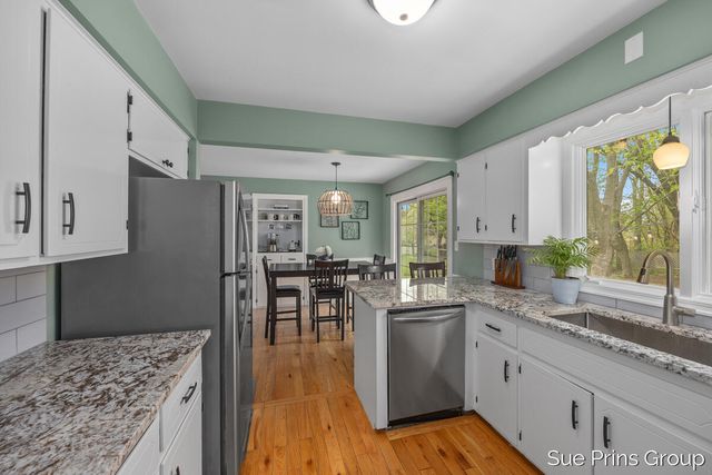 2595 Rosewood Street, Georgetown Twp, MI 49428