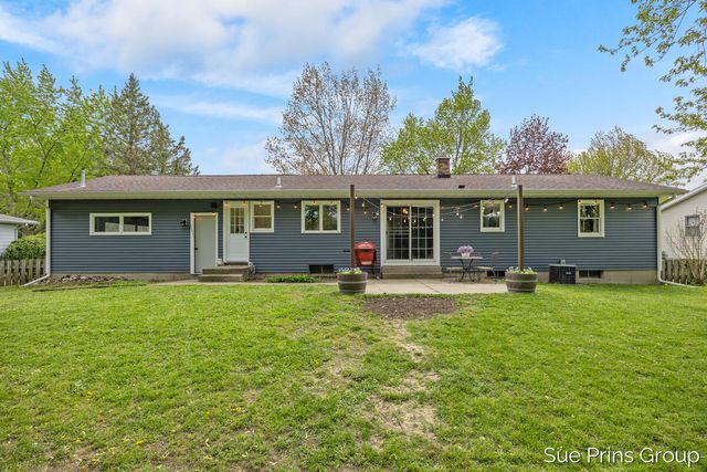 2595 Rosewood Street, Georgetown Twp, MI 49428
