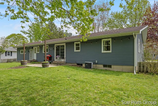 2595 Rosewood Street, Georgetown Twp, MI 49428