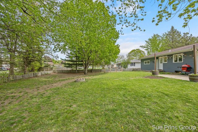 2595 Rosewood Street, Georgetown Twp, MI 49428