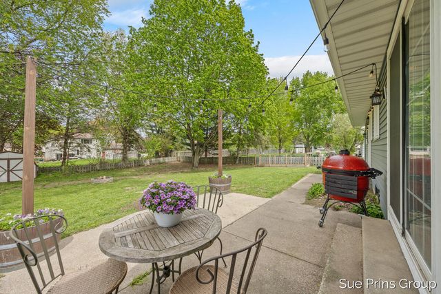 2595 Rosewood Street, Georgetown Twp, MI 49428