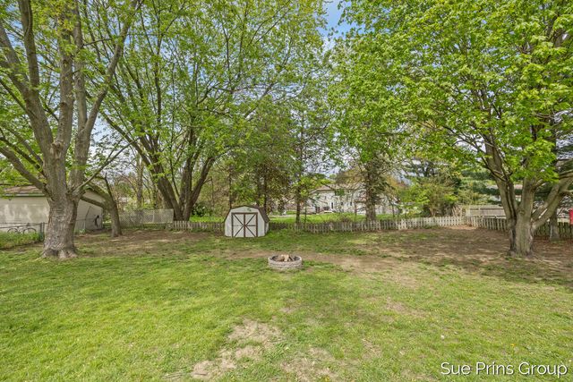 2595 Rosewood Street, Georgetown Twp, MI 49428