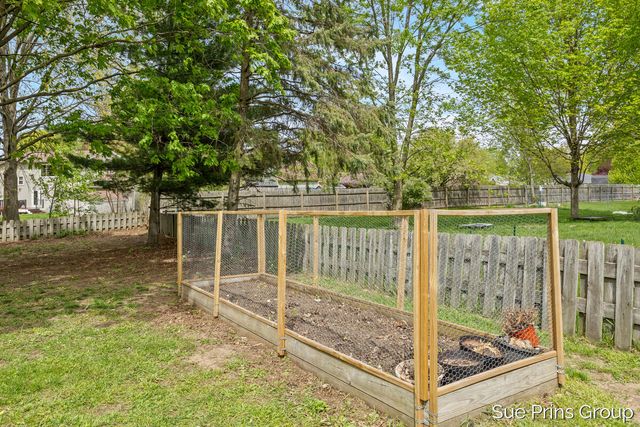 2595 Rosewood Street, Georgetown Twp, MI 49428