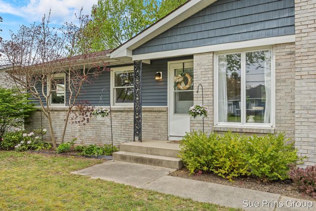 2595 Rosewood Street, Georgetown Twp, MI 49428