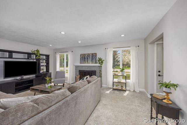 2595 Rosewood Street, Georgetown Twp, MI 49428