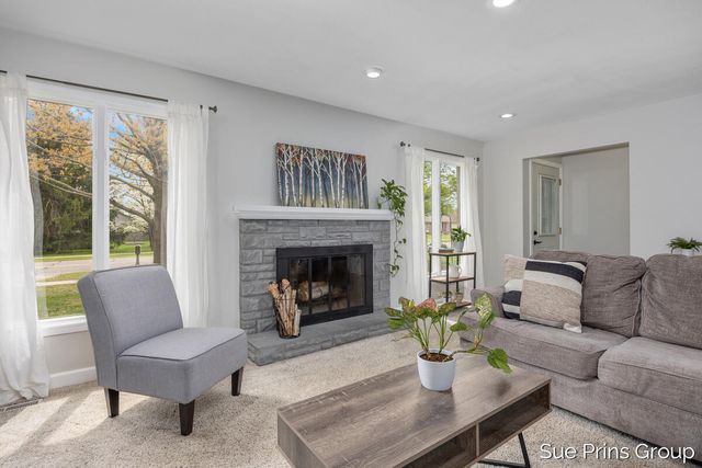 2595 Rosewood Street, Georgetown Twp, MI 49428
