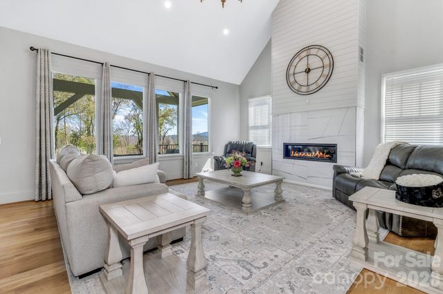 301 Rockbridge Road, Mills River, NC 28759