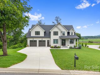 301 Rockbridge Road, Mills River, NC 28759