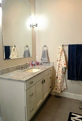 2800 Sandage Avenue 206, Fort Worth, TX 76109