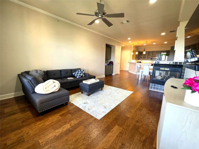 2800 Sandage Avenue 206, Fort Worth, TX 76109