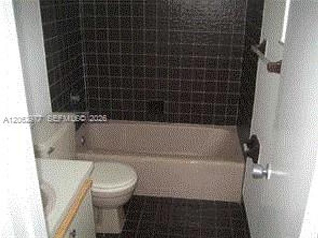 4045 SW 68th Way 5-I, Miramar, FL 33023