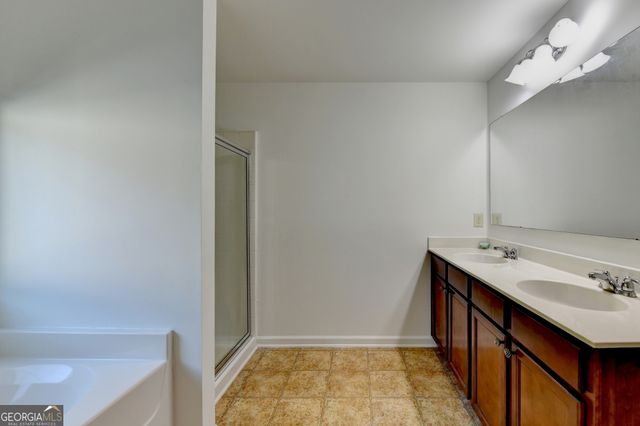 560 Collingsworth Lane, Lawrenceville, GA 30043
