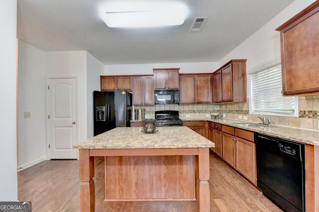 560 Collingsworth Lane, Lawrenceville, GA 30043